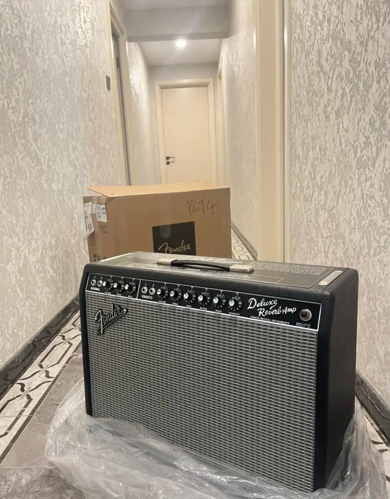 Fender Deluxe Reverb tube amplifier