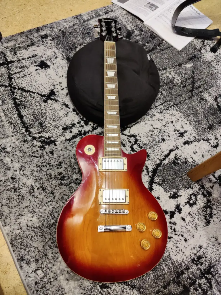 Guitare Harley Benton SC single-cut cherry sunburst