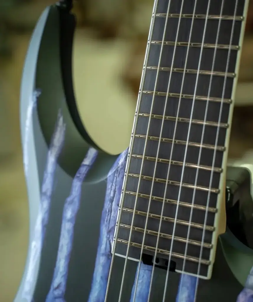 Manche de guitare électrique métal à touche sombre